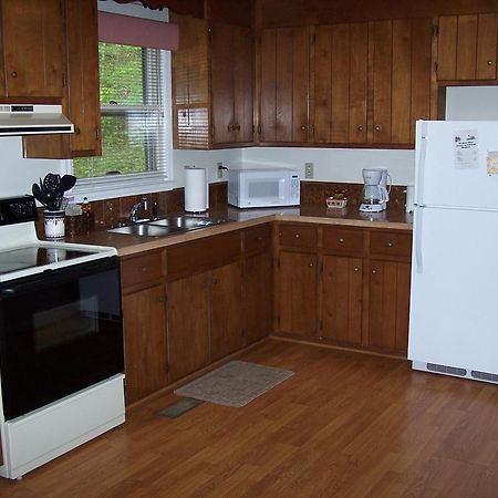 Cabin Creekwood Lyndhurst ภายนอก รูปภาพ