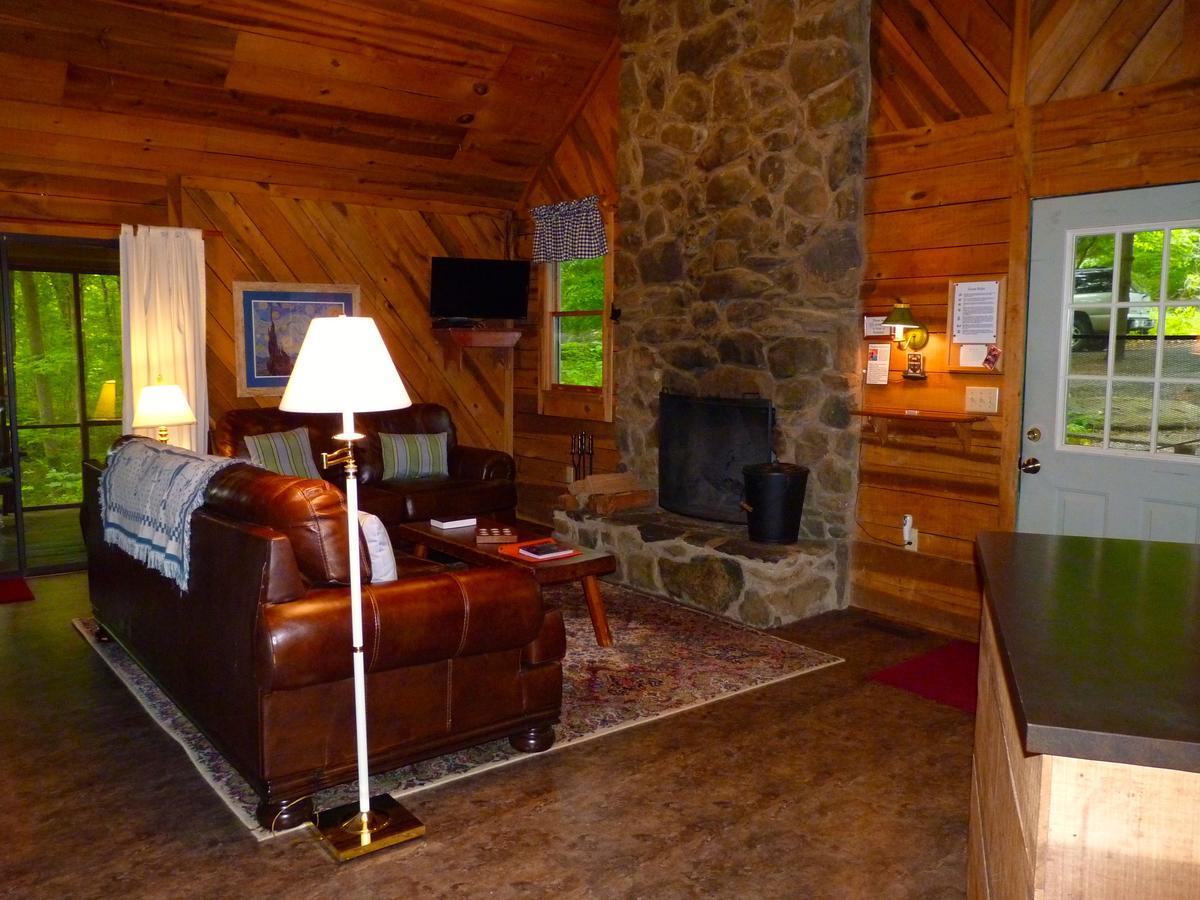 Cabin Creekwood Lyndhurst ภายนอก รูปภาพ
